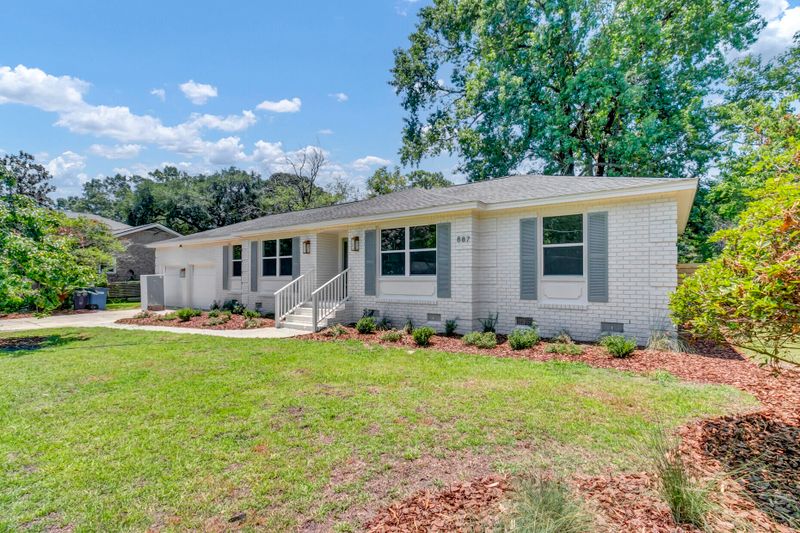 887 Melrose Dr, Charleston, SC 29414