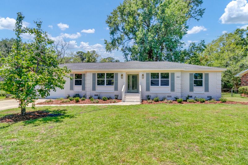 887 Melrose Dr, Charleston, SC 29414