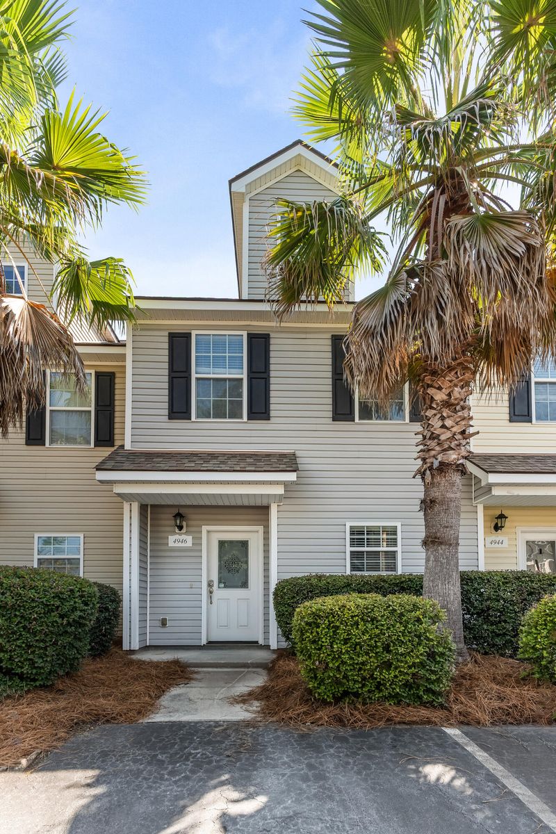 4946 Date Palm Dr, North Charleston, SC 29418