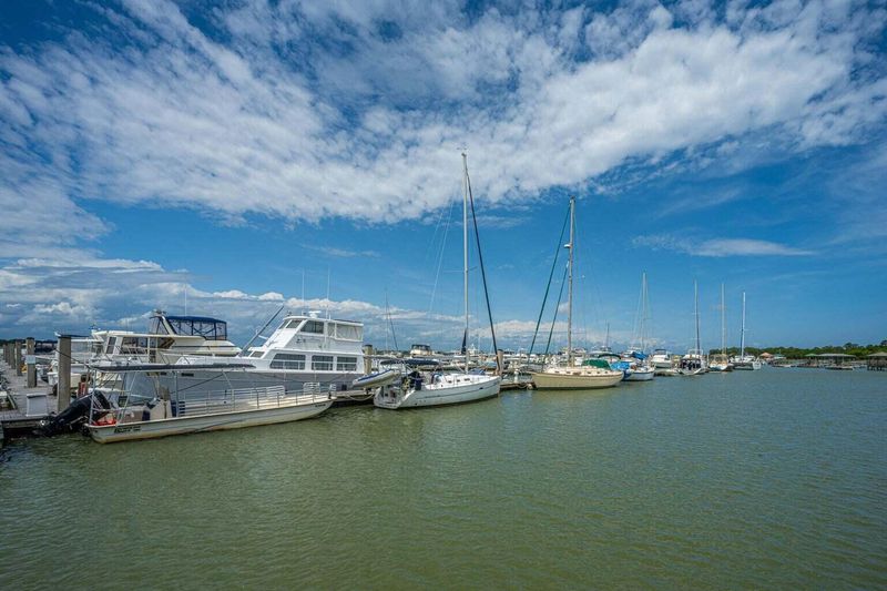 66 We 10th St #D-21, Folly Beach, SC 29439
