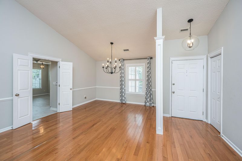 1083 Wayfarer Ln, Charleston, SC 29412