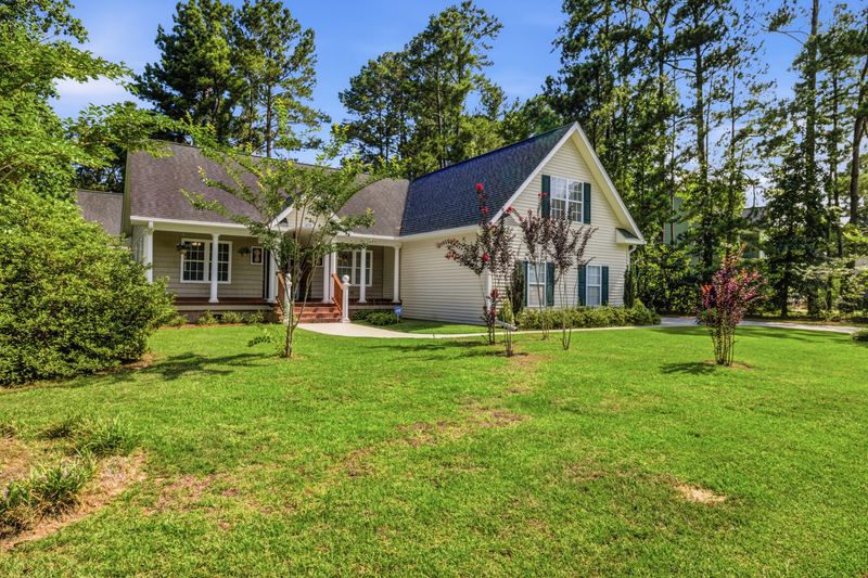 1074 Trotters Blvd, Summerville, SC 29483