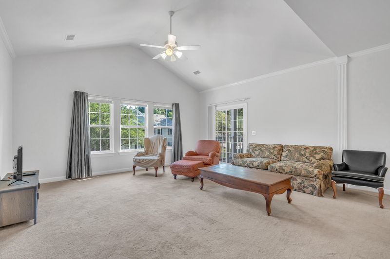 305 Pickering Ln, Charleston, SC 29414