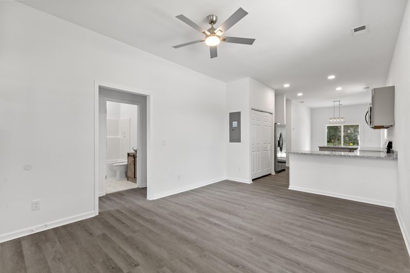 2013 Robertson Blvd, North Charleston, SC 29406