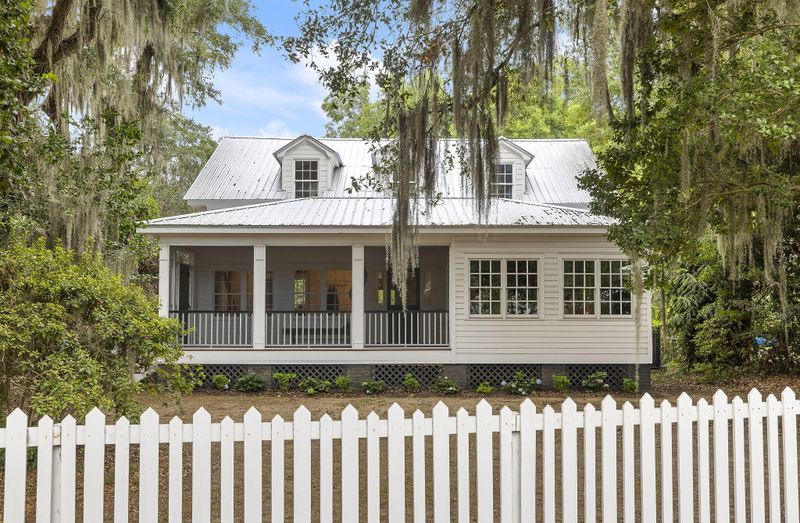 2518 Grace Chapel Rd, Wadmalaw Island, SC 29487