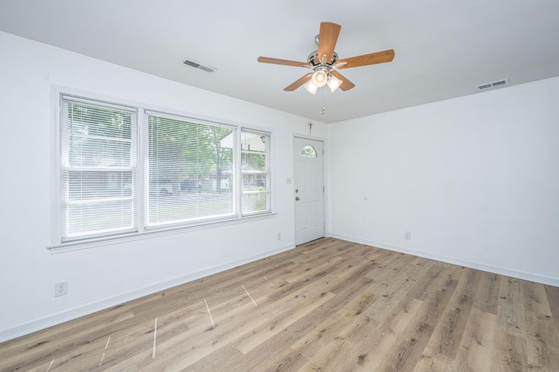 309 Annette Dr, Goose Creek, SC 29445