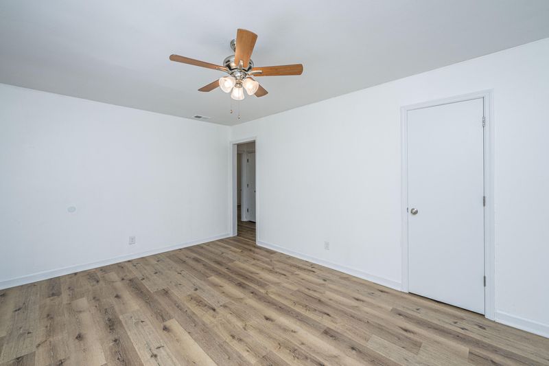 309 Annette Dr, Goose Creek, SC 29445
