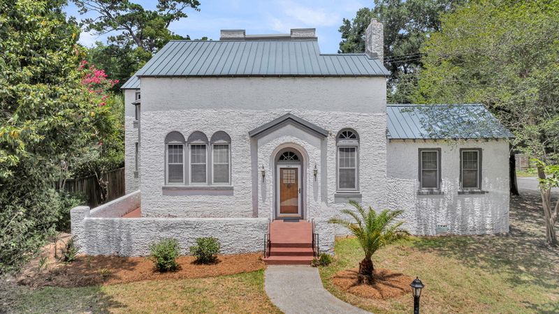 2062 Wappoo Dr, Charleston, SC 29412