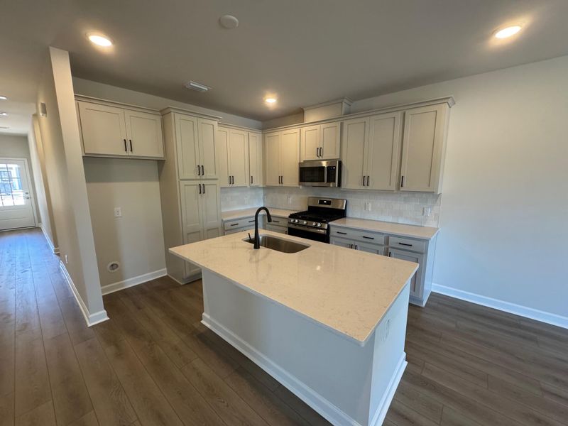 1060 Dusk Dr, Summerville, SC 29486