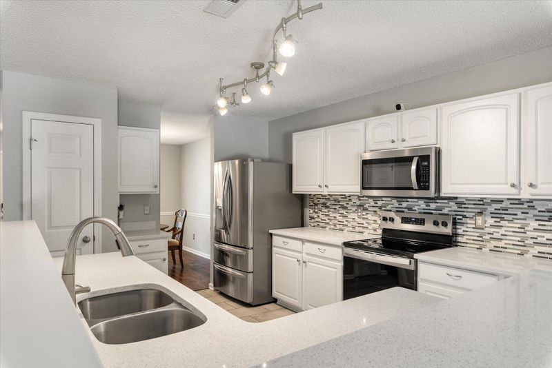 5142 Torrey Ln, Summerville, SC 29485
