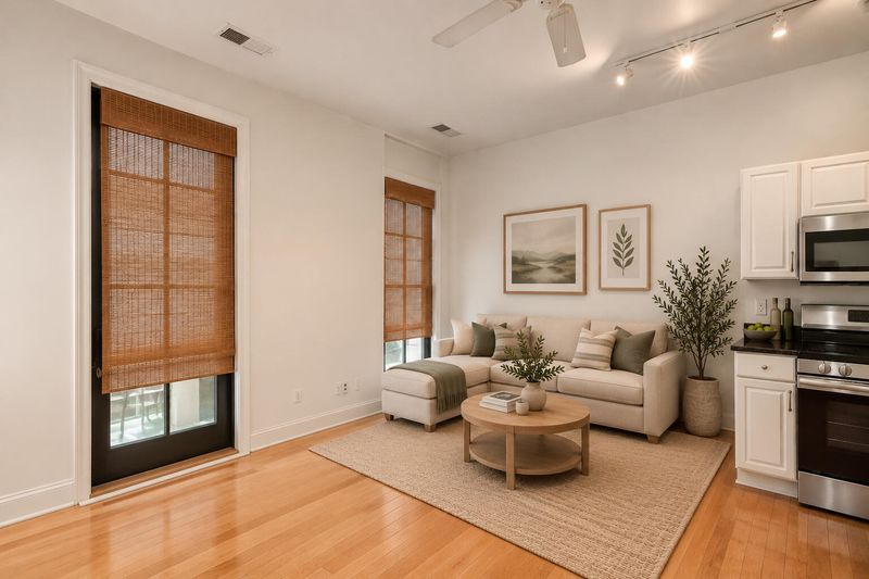 348 King St #Apt I, Charleston, SC 29401