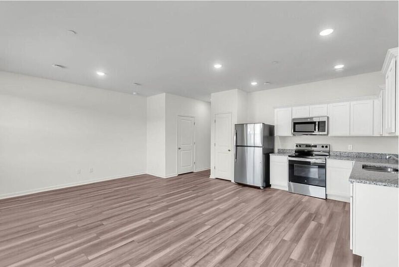 496 Colchester Ct, Moncks Corner, SC 29461