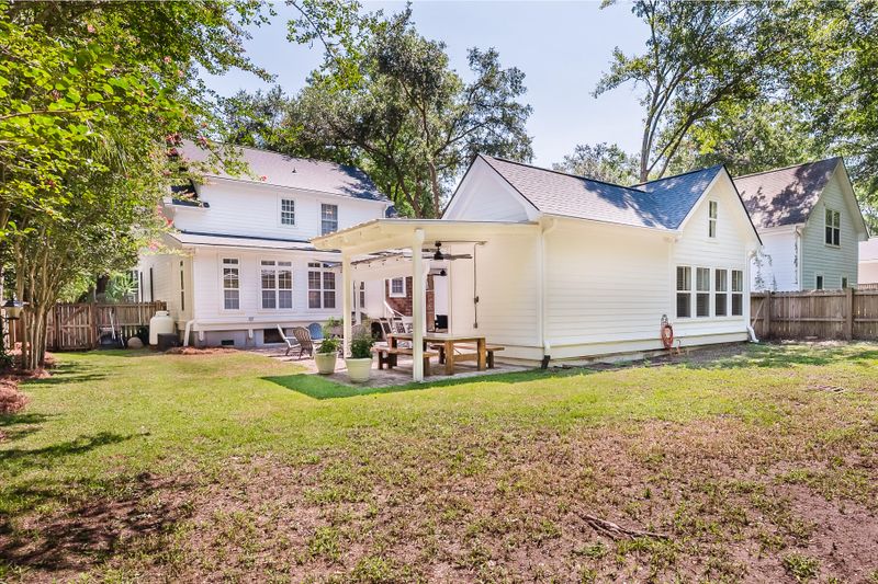 1124 Sea Island Crossing Ln, Mount Pleasant, SC 29464