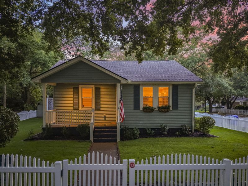 1 10th Ave, Charleston, SC 29403