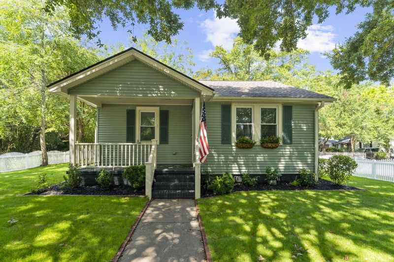 1 10th Ave, Charleston, SC 29403