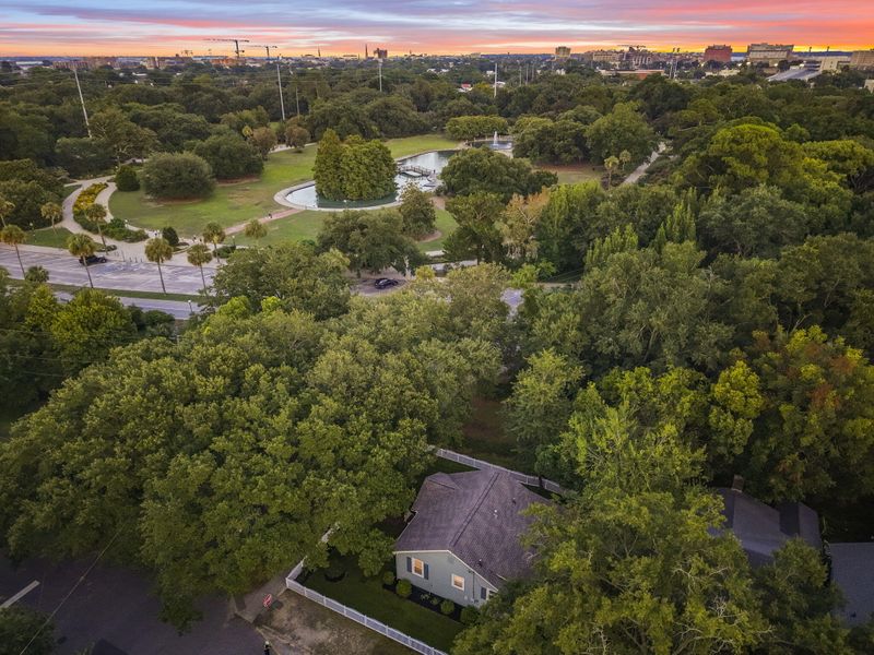 1 10th Ave, Charleston, SC 29403