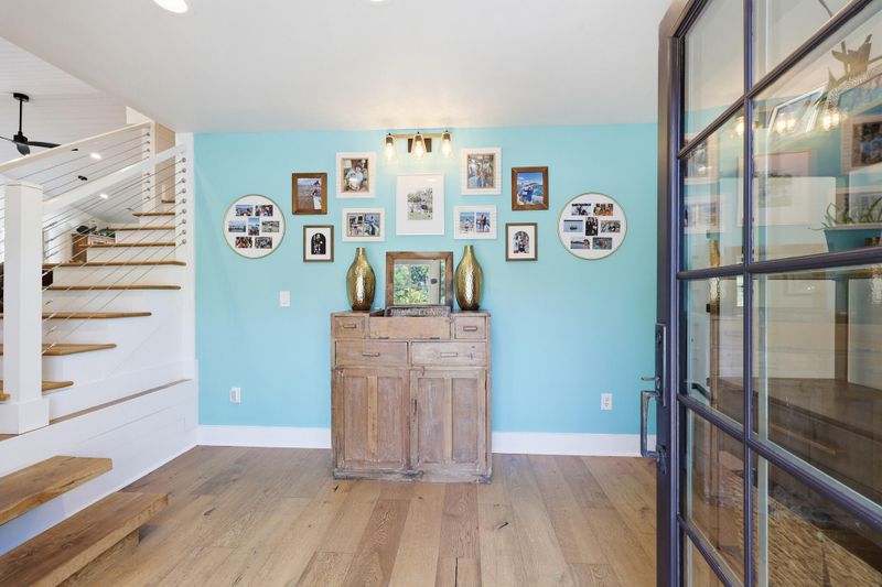 678 Edmonds Dr, Charleston, SC 29412