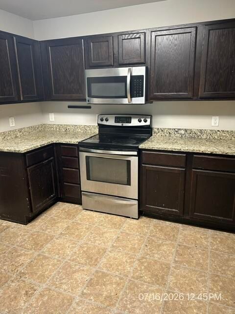153 Coosawatchie St, Summerville, SC 29485