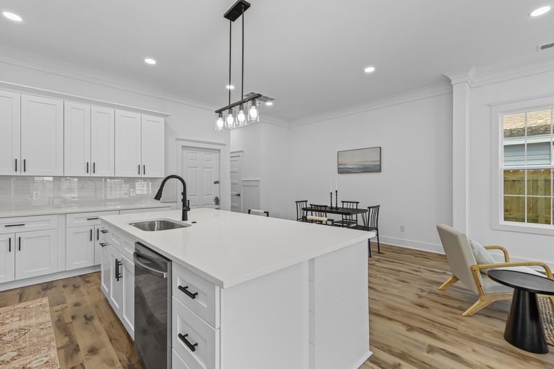1918 Emden St, North Charleston, SC 29406