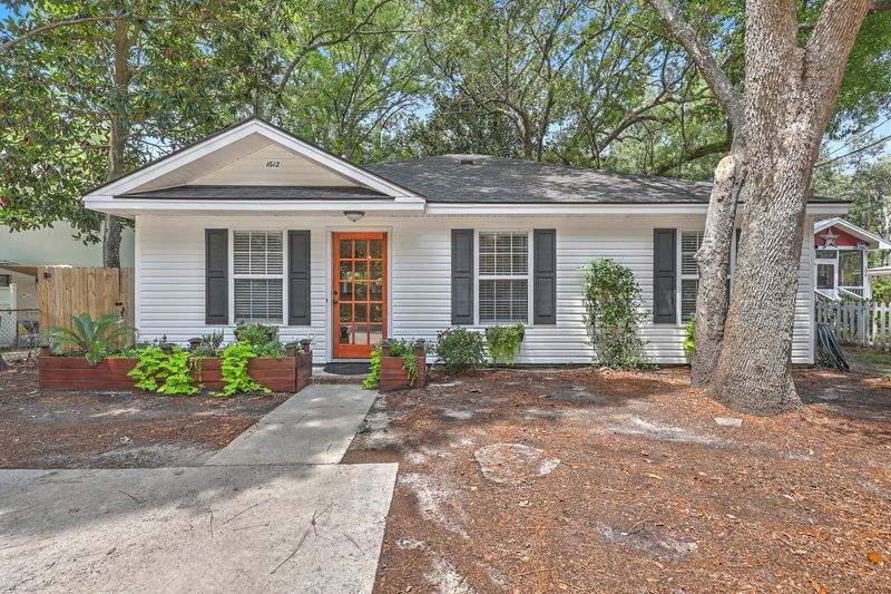 1612 Poinsettia Rd, Charleston, SC 29407