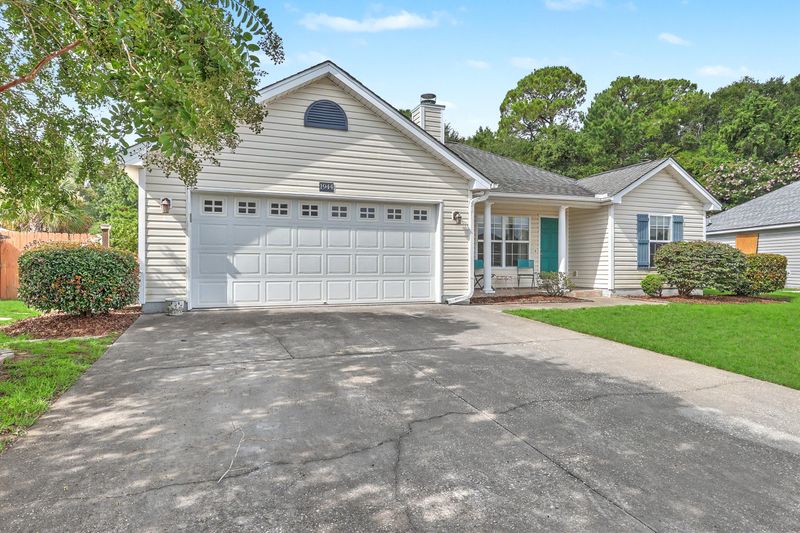 1944 Staffwood Rd, Johns Island, SC 29455