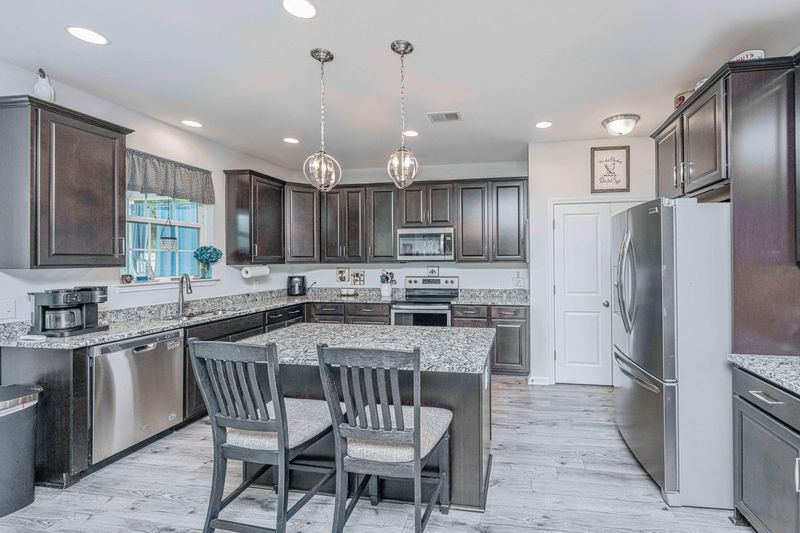 1414 Hermitage Ln, Ladson, SC 29456