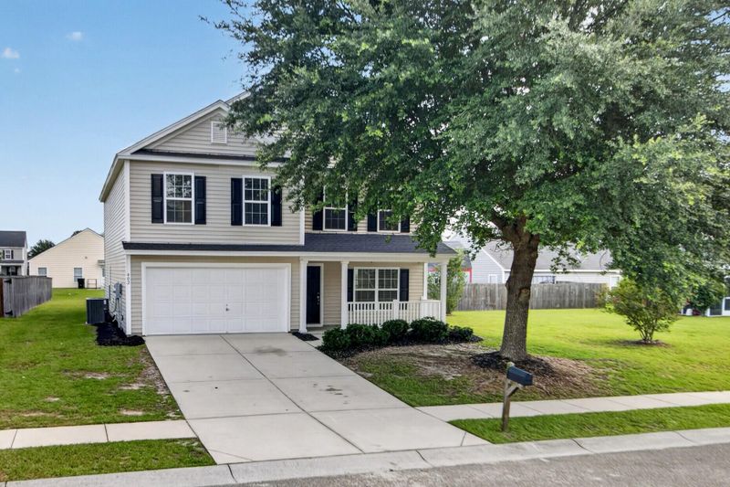 402 Early Morning Dr, Moncks Corner, SC 29461