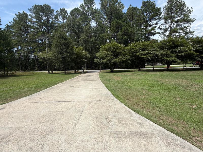 1097 Bethera Rd, Bonneau, SC 29431