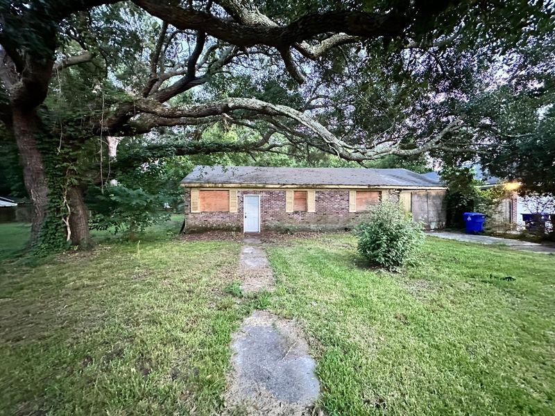 1335 5th Ave, Charleston, SC 29407