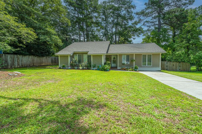 126 Wanda Dr, Summerville, SC 29485