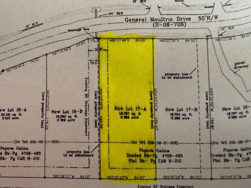 204 General Moultrie Dr, Bonneau, SC 29431