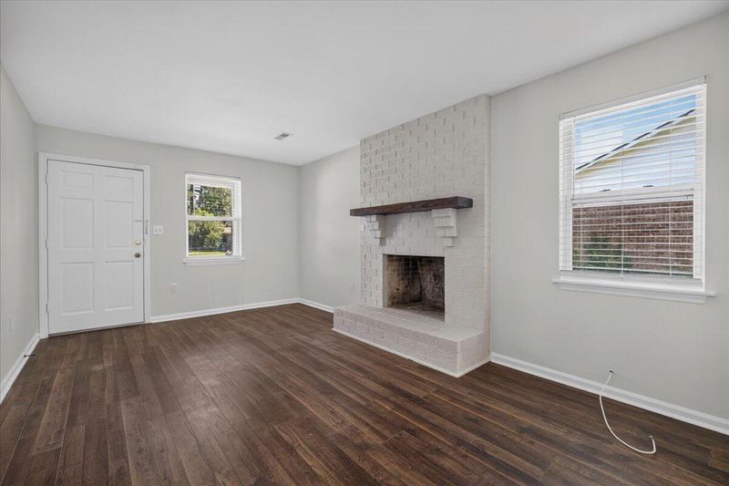 7725 Suzanne Dr, North Charleston, SC 29418