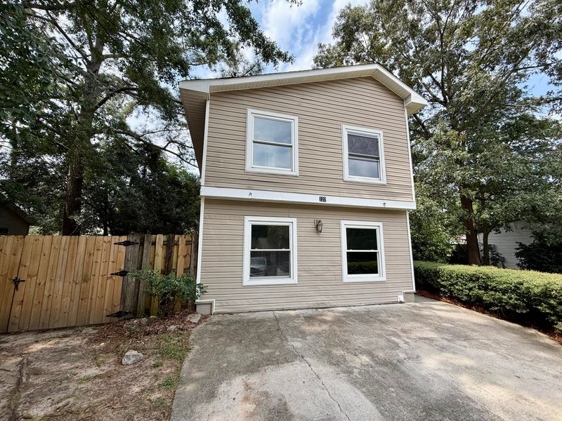 127 Cottonwood Dr, Summerville, SC 29483