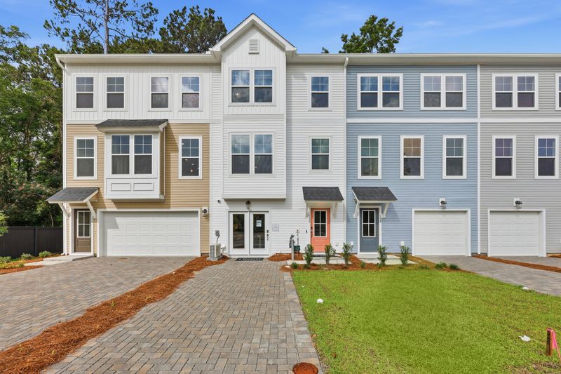 138 Fernbank Rd, Johns Island, SC 29455