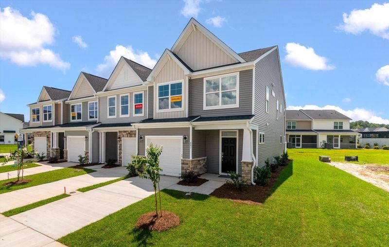 401 Painted Lady Ln, Goose Creek, SC 29445