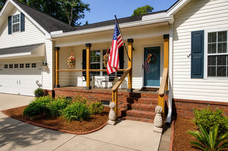 409 Sandy Dr, Moncks Corner, SC 29461