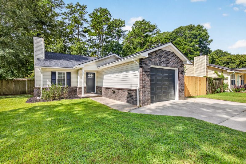 83 Four Iron Ct, Summerville, SC 29483