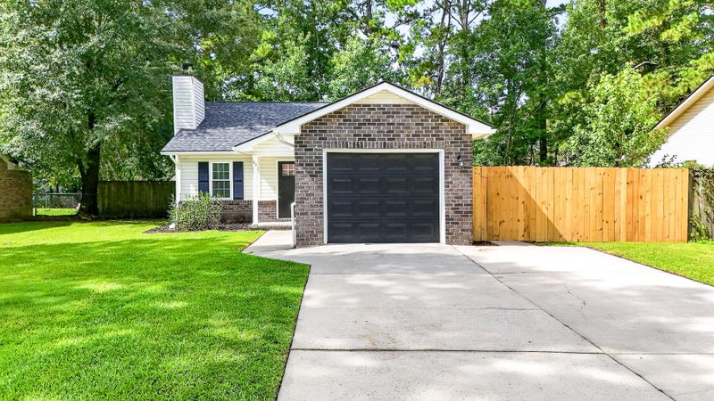 83 Four Iron Ct, Summerville, SC 29483