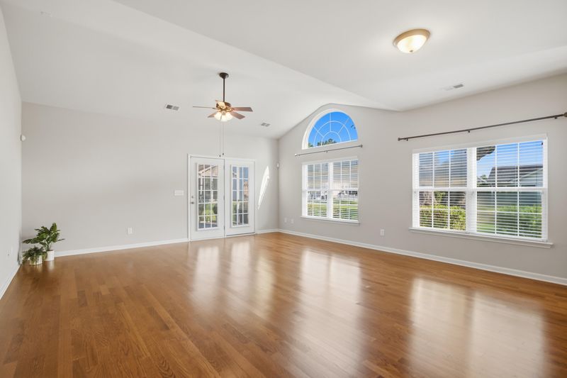2649 Woodfield Ct, North Charleston, SC 29406