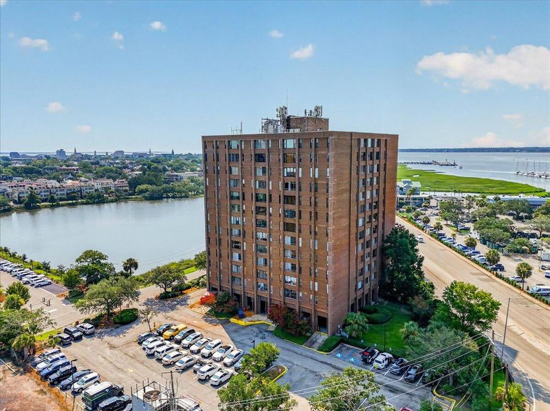 14 Lockwood Dr #Apt 10i, Charleston, SC 29401