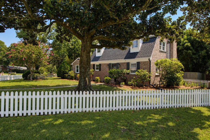 740 Shamrock Ln, Charleston, SC 29412