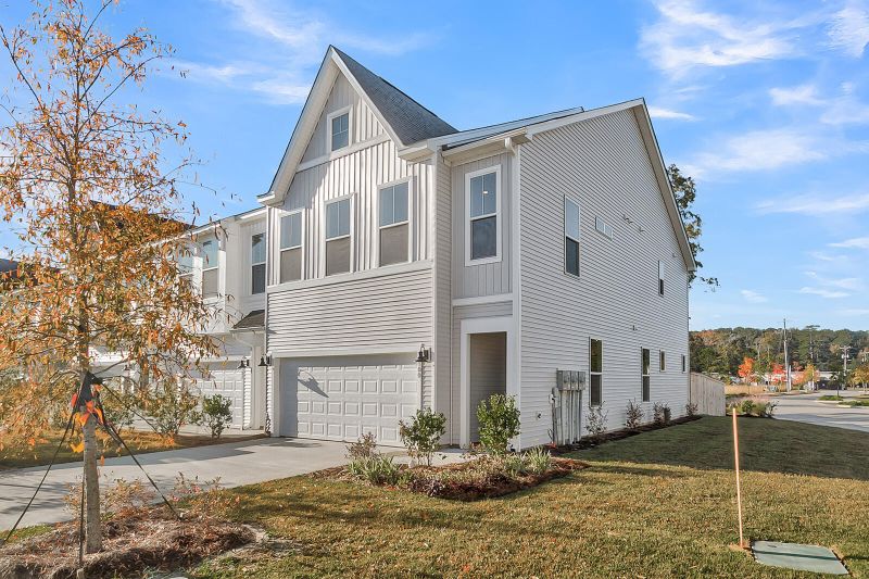 100 Brown Swiss Cir, Summerville, SC 29483