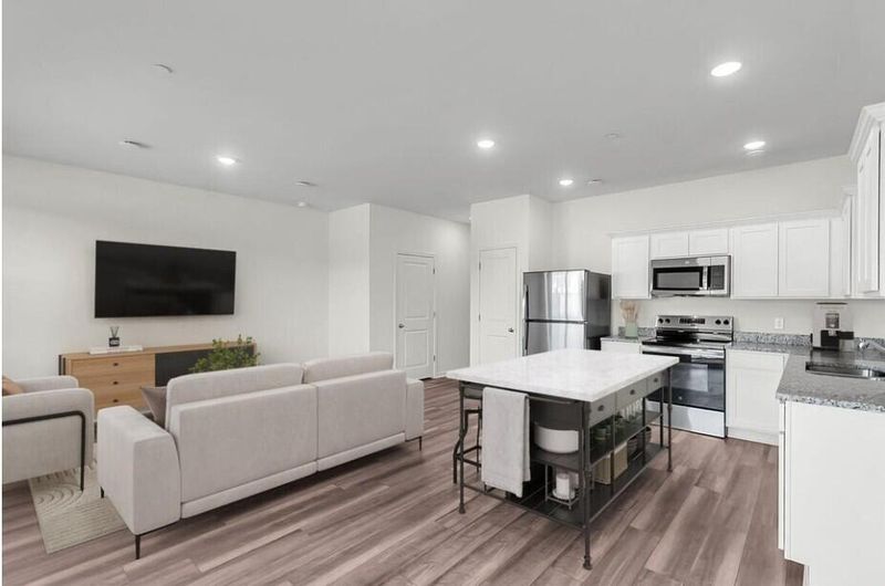 413 Colchester Ct, Moncks Corner, SC 29461