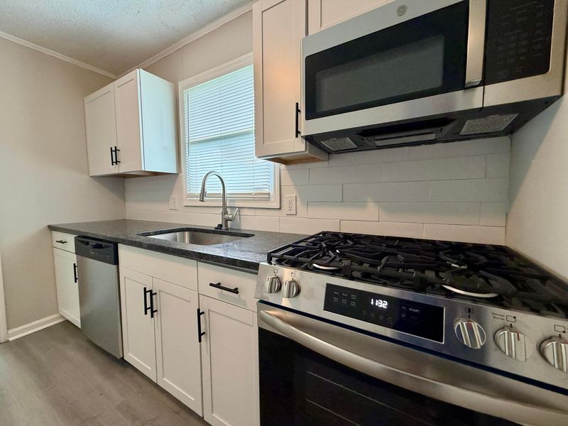 2036 Delaware Ave, North Charleston, SC 29405