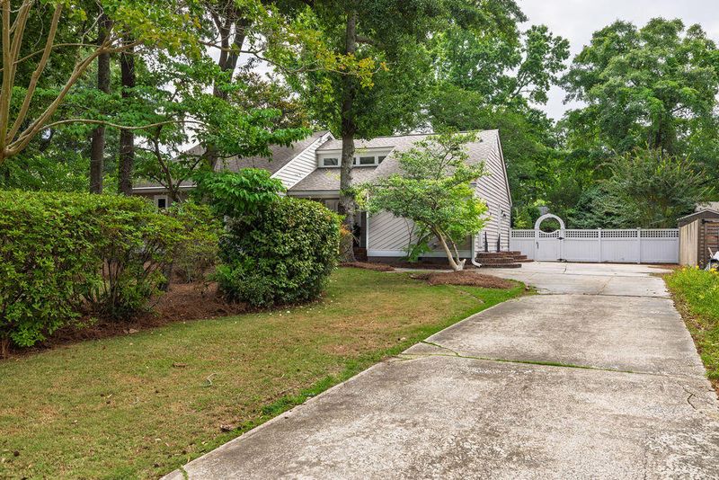1144 Parkway Dr, Mount Pleasant, SC 29464