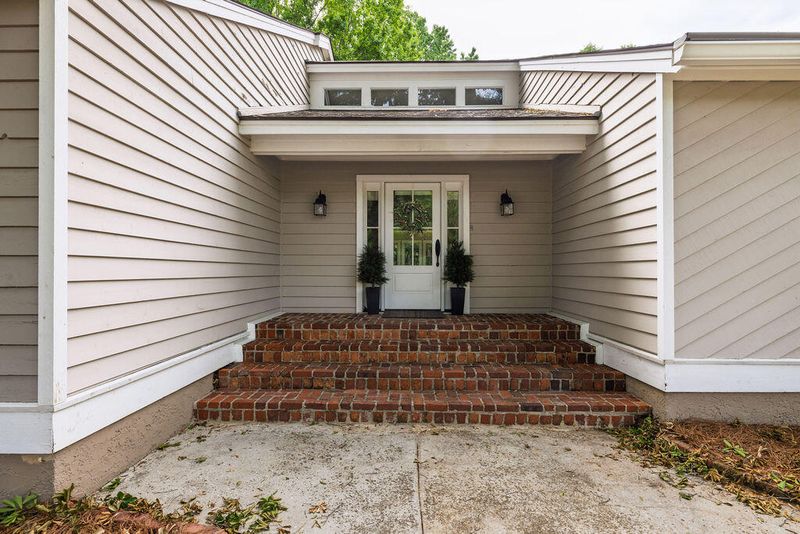 1144 Parkway Dr, Mount Pleasant, SC 29464