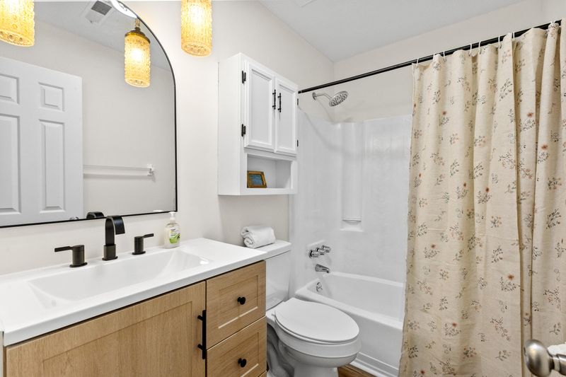 8113 Waltham Rd, North Charleston, SC 29406