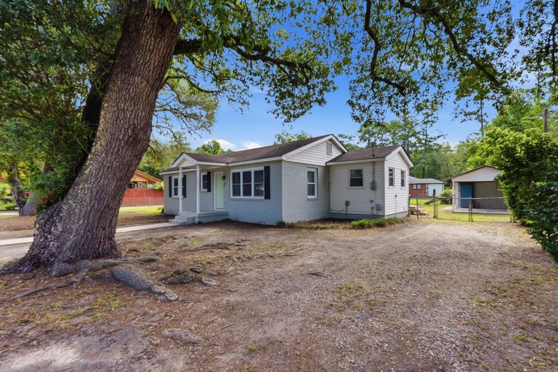 114 Groves St, Walterboro, SC 29488