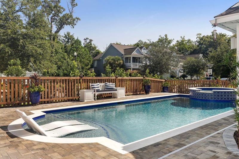 1890 Gammon St, Charleston, SC 29414