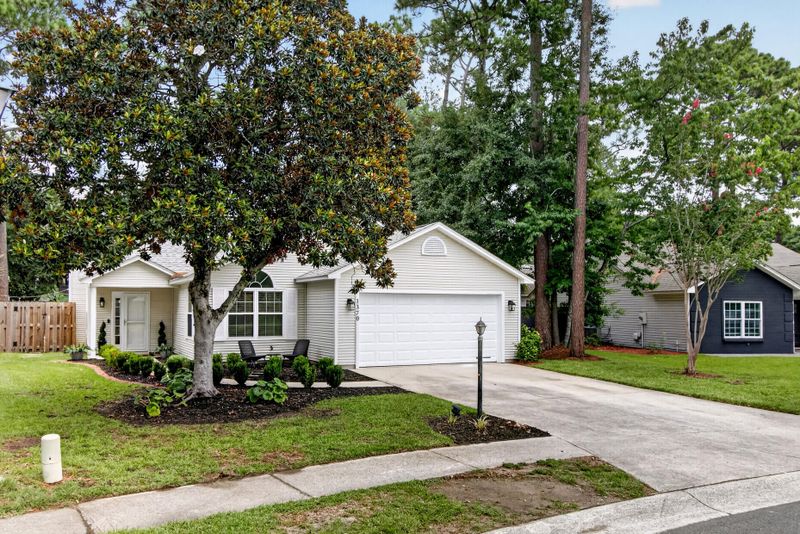 1370 W Point Dr, Mount Pleasant, SC 29466
